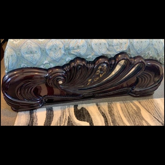 Queen bedroom set. - Picture 6 of 9